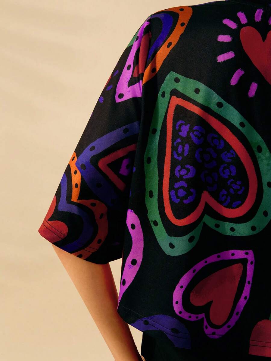 Remera Boho Tropical con Corazón, Cuello Redondo