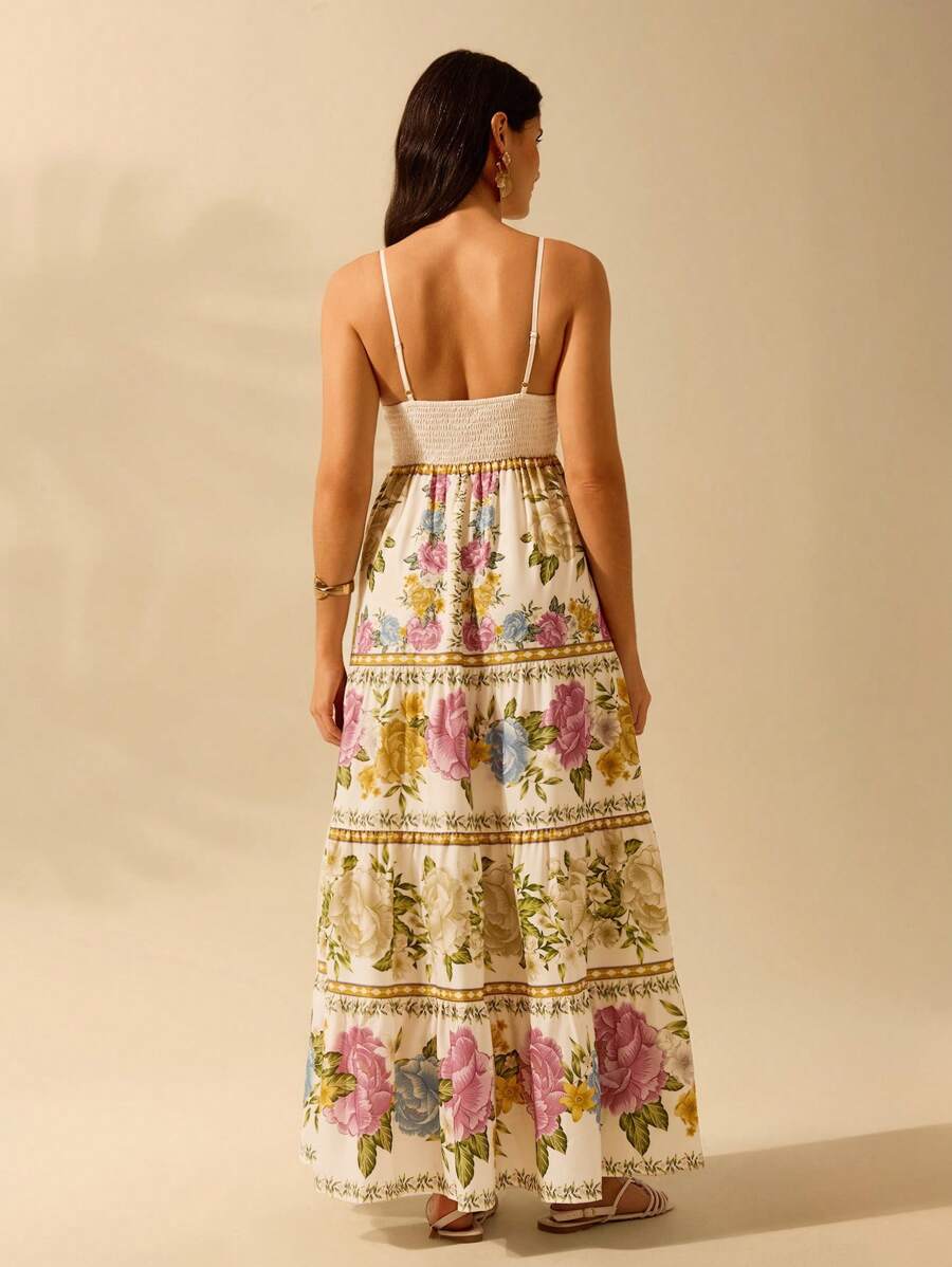 Vestido Boho Floral Elegante con Lazo, Cut-Out y Capas