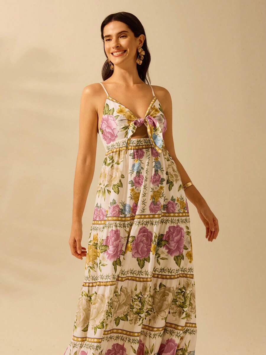 Vestido Boho Floral Elegante con Lazo, Cut-Out y Capas