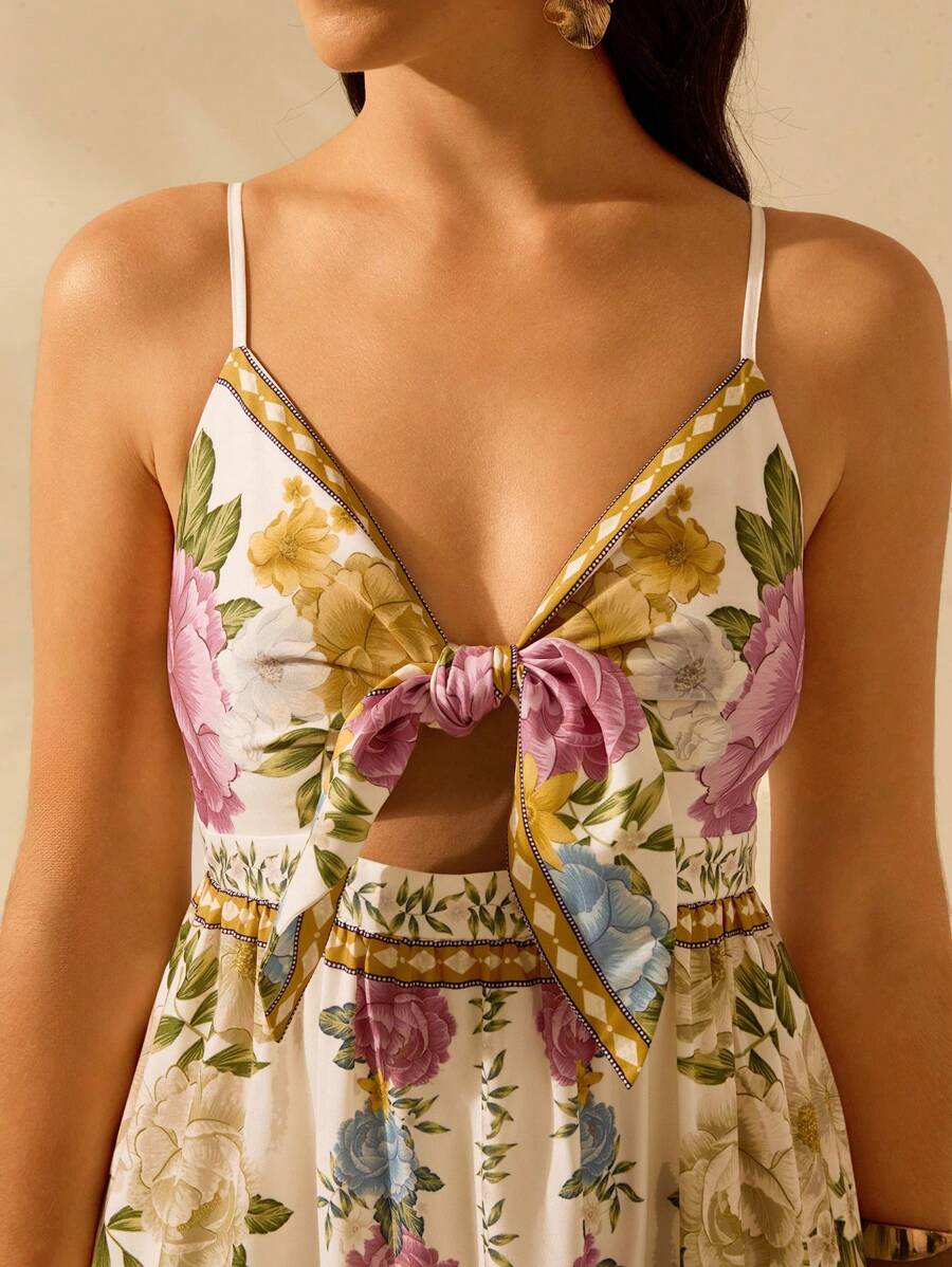 Vestido Boho Floral Elegante con Lazo, Cut-Out y Capas