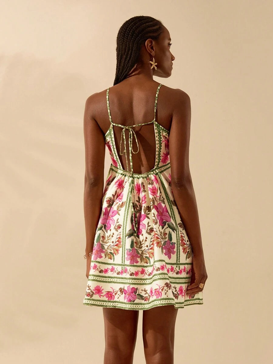 Vestido corto boho con lazo frontal y espalda abierta