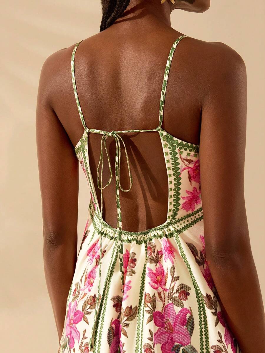 Vestido corto boho con lazo frontal y espalda abierta