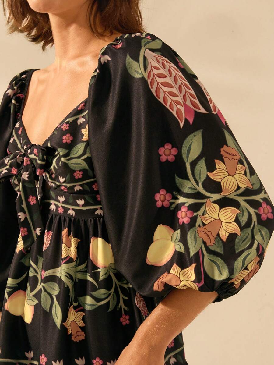 Vestido Corto Negro con Mangas Globo & Limón Boho