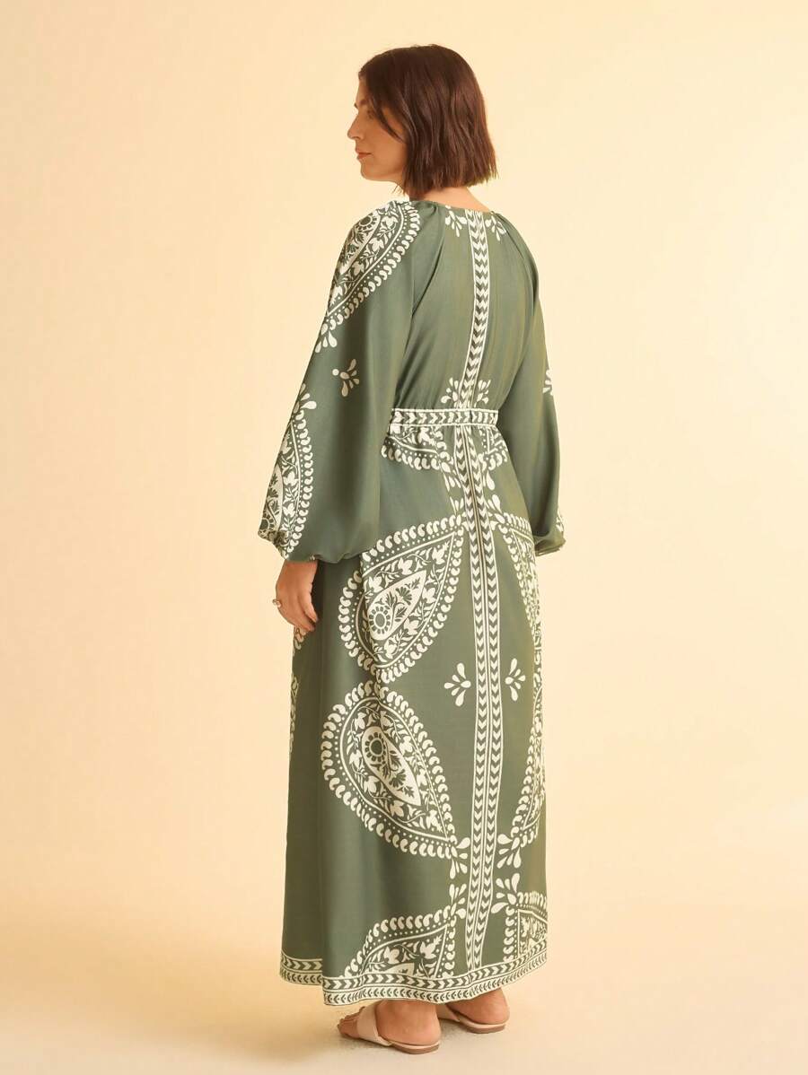 Vestido Largo Verde Beige con Fenda y Mangas Globo