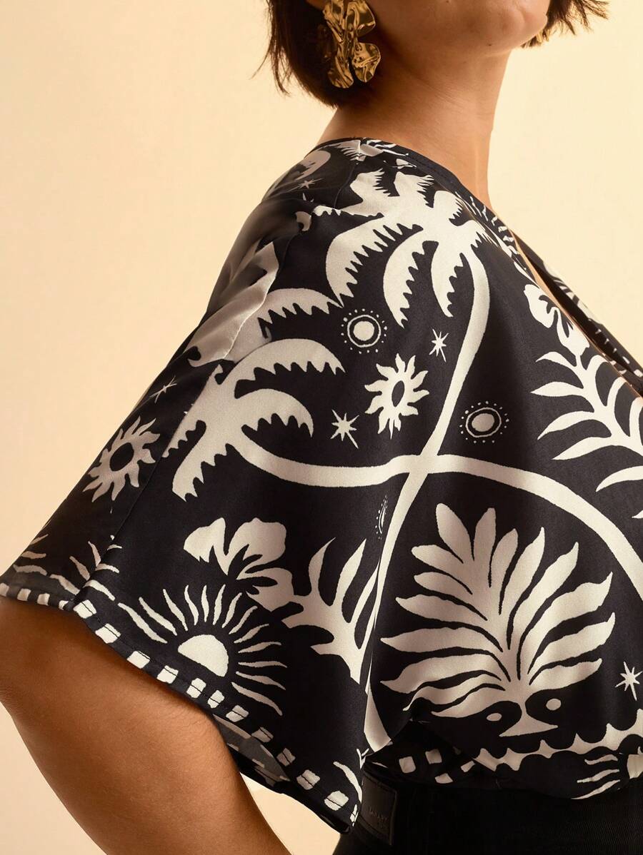 Body estampado con escote en V - plus size