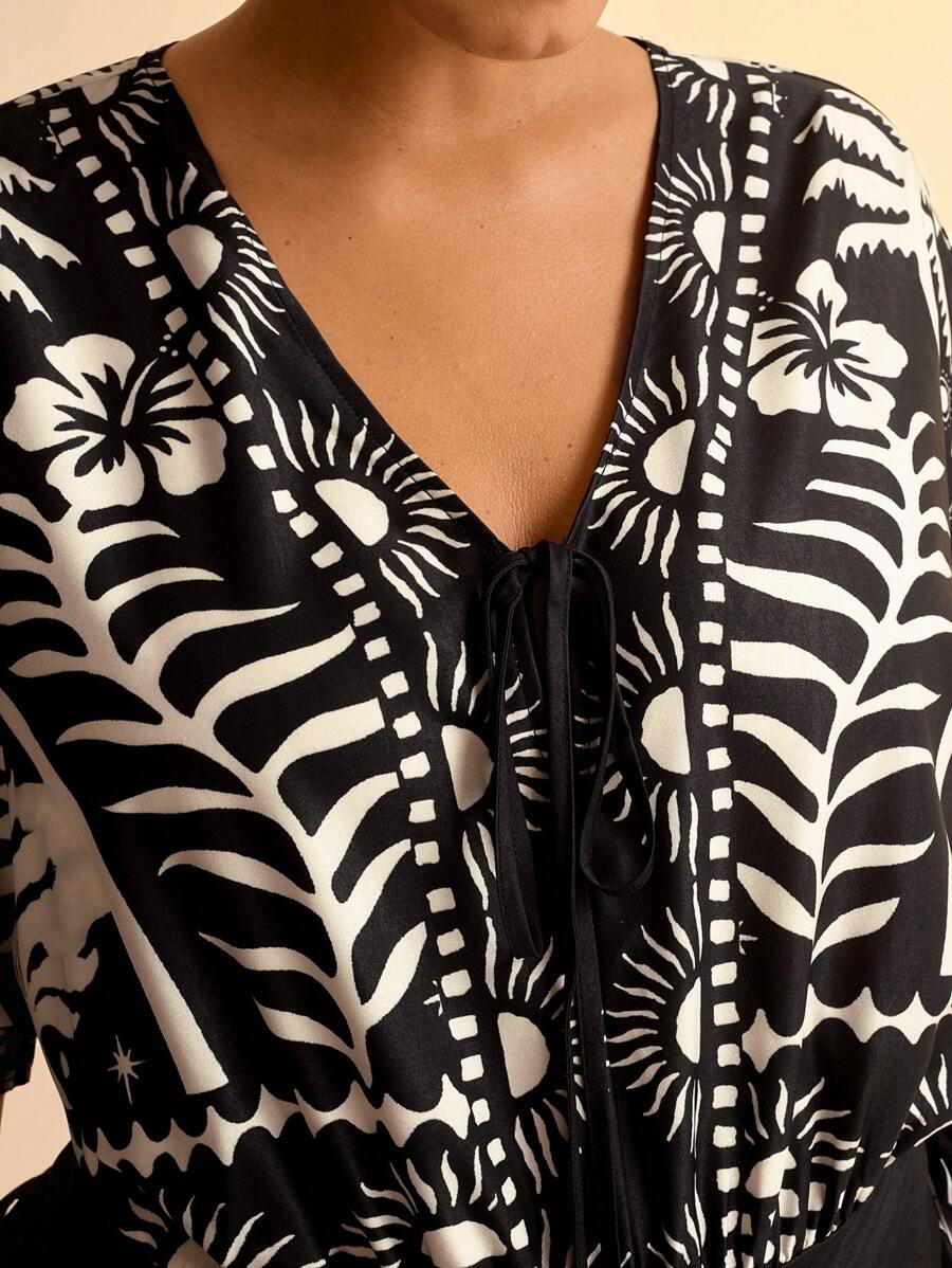 Body estampado con escote en V - plus size