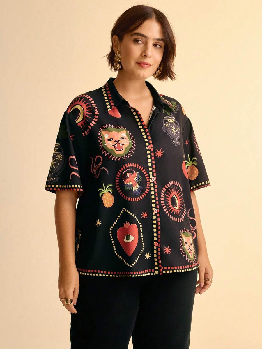 Camisa Boho Negra Plus Size con Estampas Tropicales