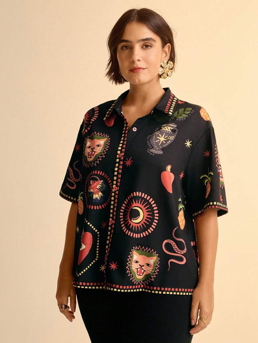 Camisa Boho Negra Plus Size con Estampas Tropicales