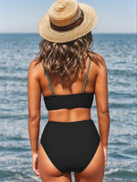 Bikini con diseño color block, tiro alto