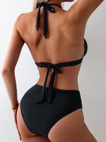 Bikini Negro Elegantecon Detalles de Cadena Dorada